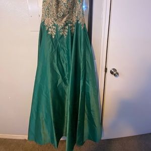 off shoulders sweep emerald green dress